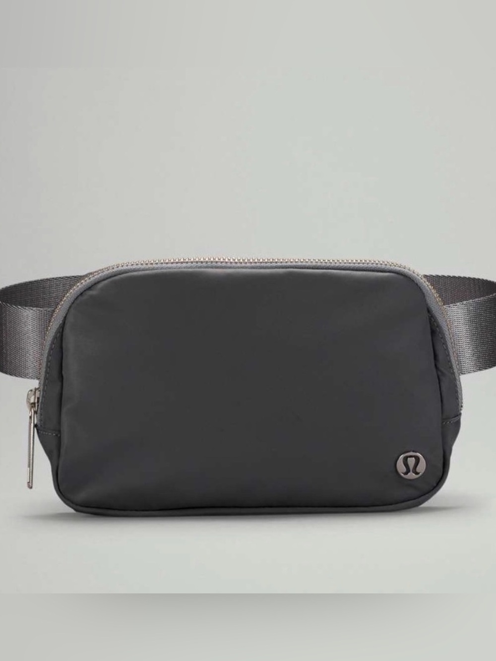 Lululemon everywhere belt bag.